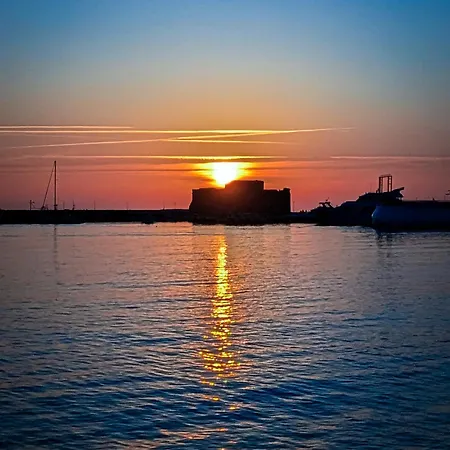 Arting Sea-a Dog Friendly House * Klorakas