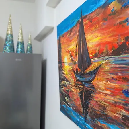 Arting Sea-a Dog Friendly House