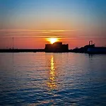 Arting Sea-a Dog Friendly House * Klorakas