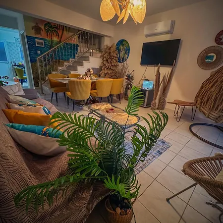 Arting Sea-a Dog Friendly House *