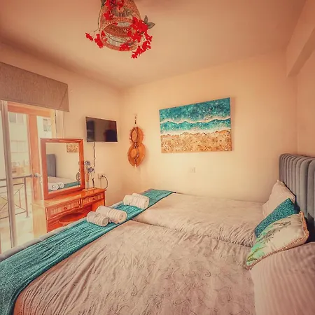 Arting Sea-a Dog Friendly House Hlóraka