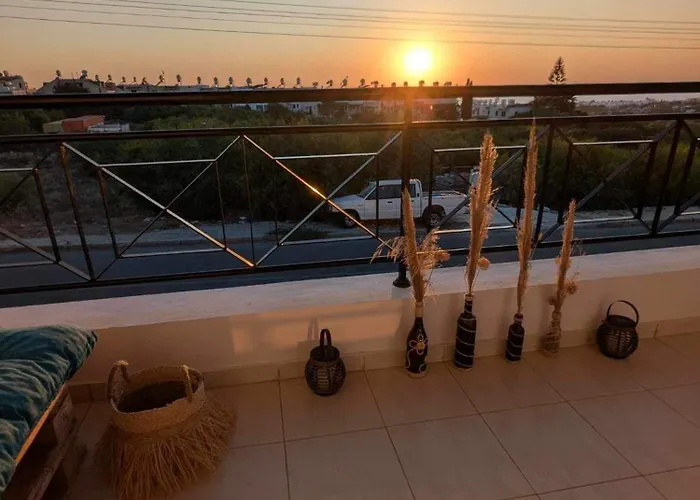 Arting Sea-a Dog Friendly House Klorakas